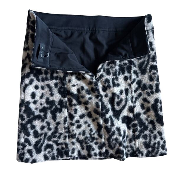 Ann Taylor Leopard Wool Blend Pencil Mini Skirt Black White Size 4 - Picture 4 of 7